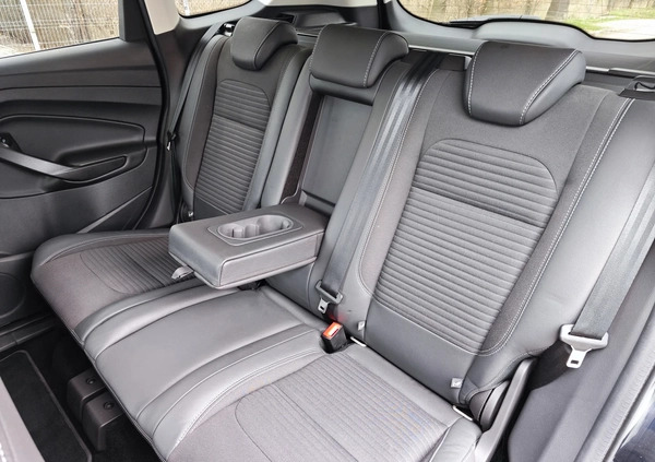 Ford Kuga cena 67900 przebieg: 119000, rok produkcji 2018 z Bochnia małe 497